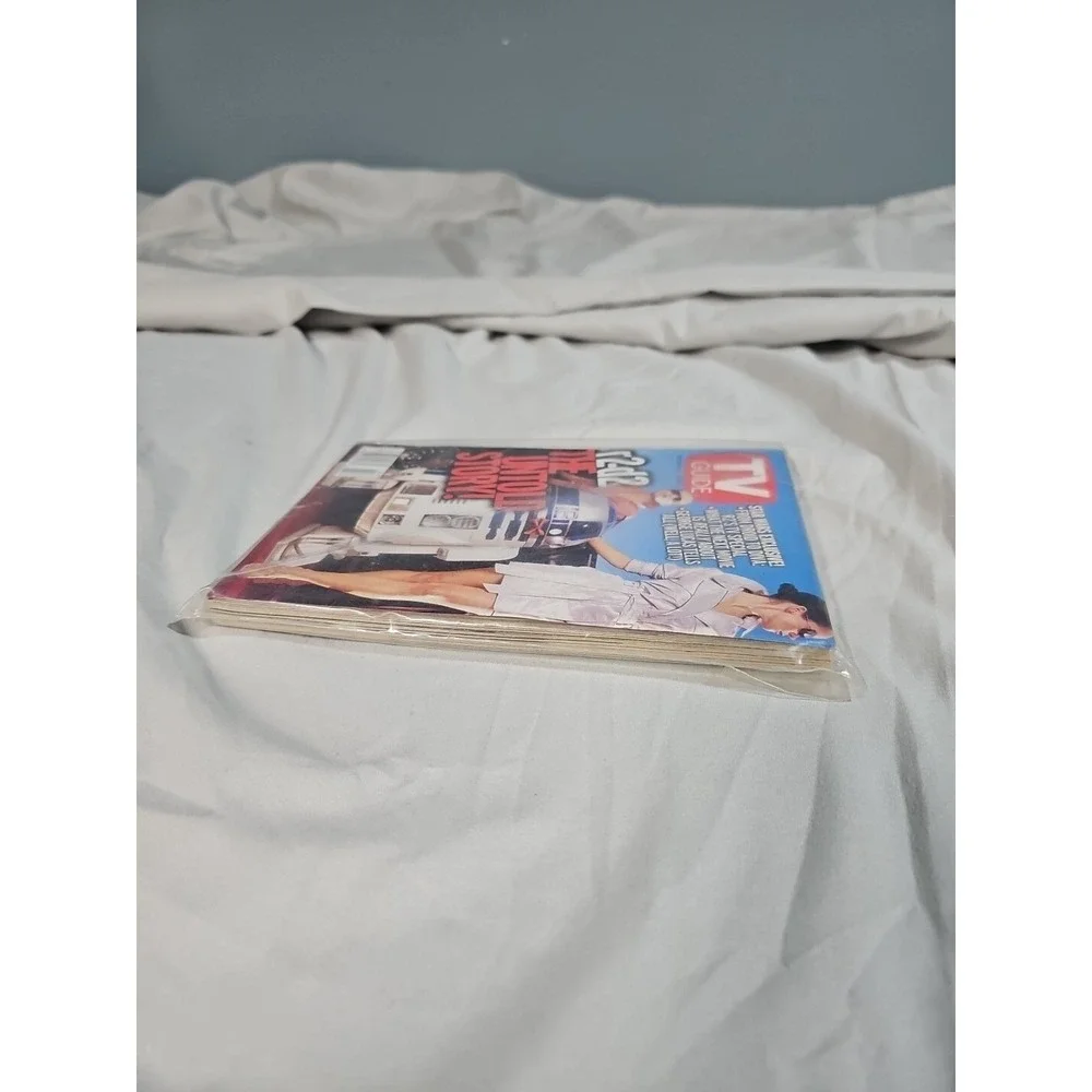 TV Guide Nov 24 2001 - Star Wars' R2D2, The Untold Story‎ - Orlando ed